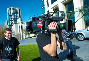 207_D7H_3359_02.02.2011_Jeff_Yigit_One_Rincon_SF Bravo crew films the proceedings